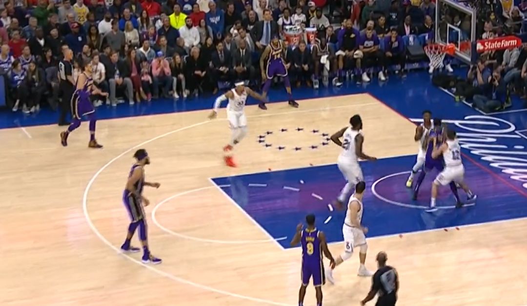 穆古鲁扎在湖人比赛中战术调整，惊险取胜引发热议！